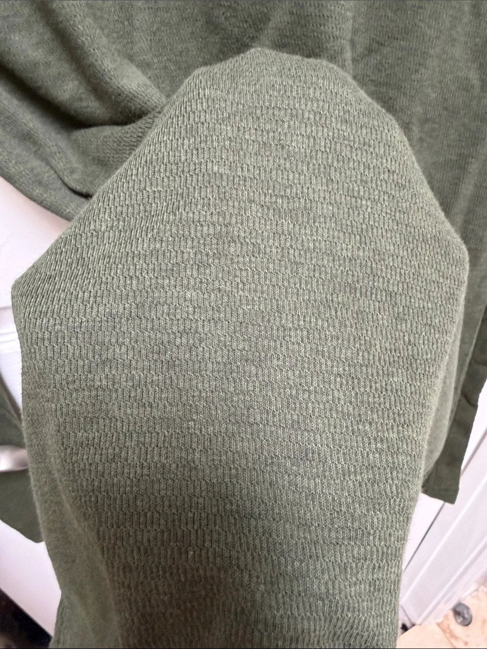 Banana Republic Men's Long Sleeve Crewneck — Olive